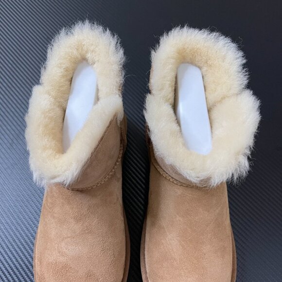 Womens UGG Light Brown Buckle Snow Boots - Picture 10 of 10